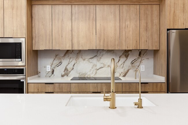 Building Photo - 714 Sage Ln