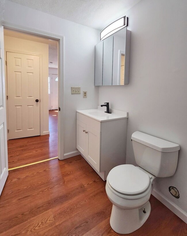 Building Photo - Beautifully remodeled townhouse with garage.