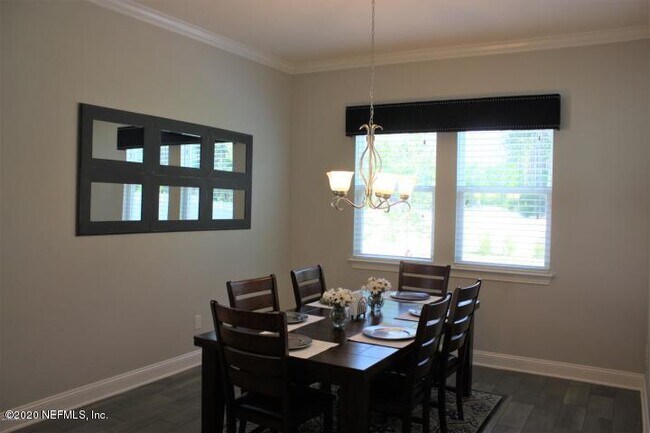 Building Photo - 805 Montague Dr