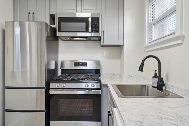 Building Photo - 1730 Memphis St