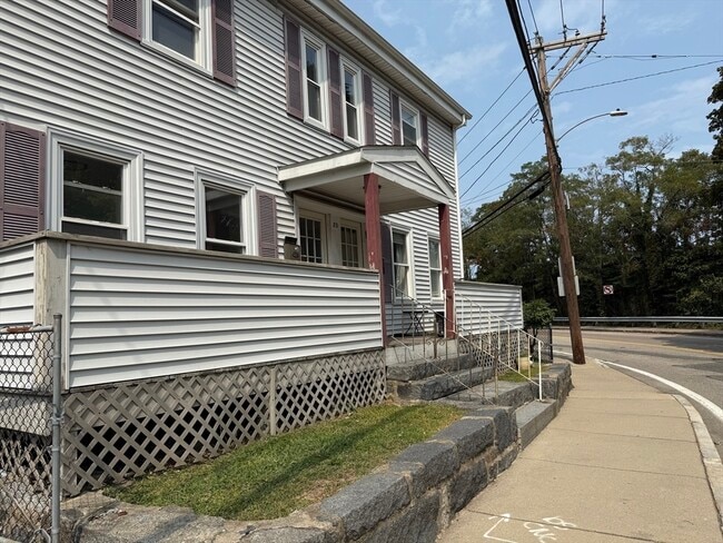 Building Photo - 23 Grove St