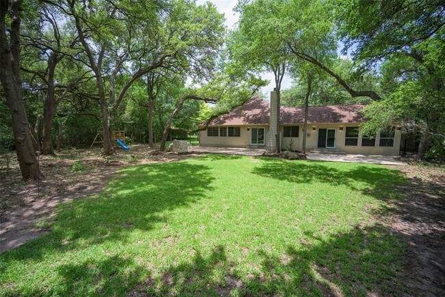 Building Photo - 6000 La Naranja Ln