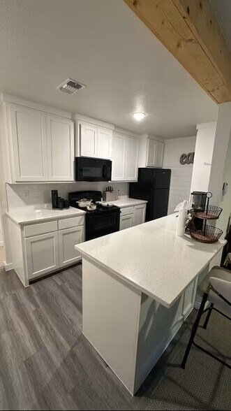 Building Photo - 228 Avenue F