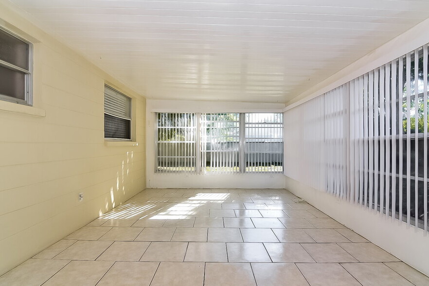 Building Photo - 4404 Sawgrass Blvd