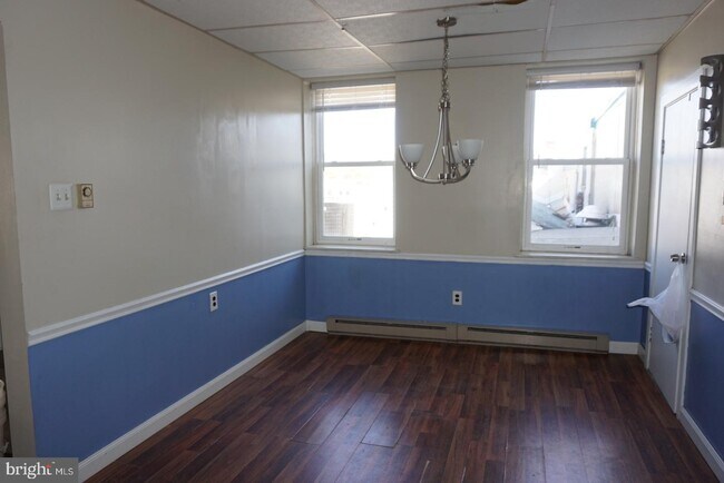 Building Photo - 117 E Lancaster Ave