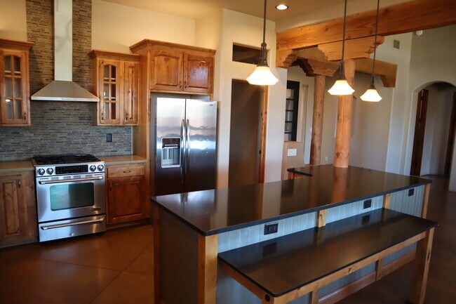 Building Photo - Your own resort! Elegant, Exclusive & Exquisite.