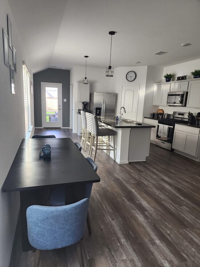 Building Photo - 6055 Diamond Vis Ct