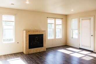 Building Photo - Garfield Duplex 5