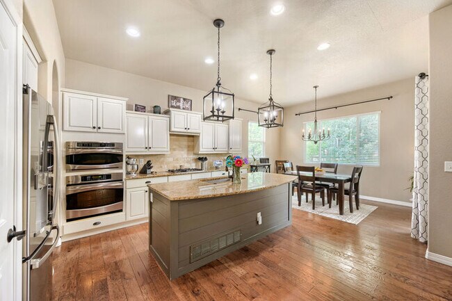 Building Photo - 6134 Rennert Dr