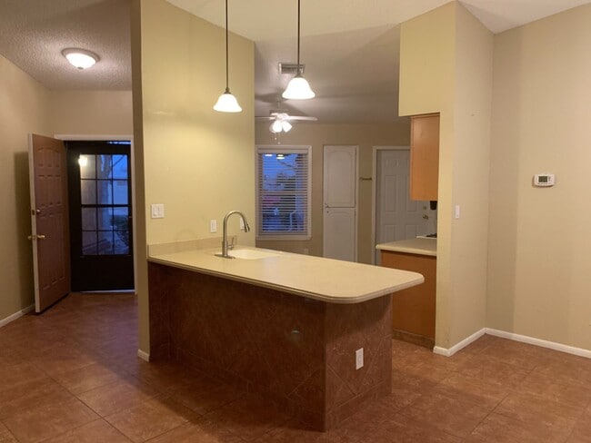 Building Photo - 2220 S Iris Dr