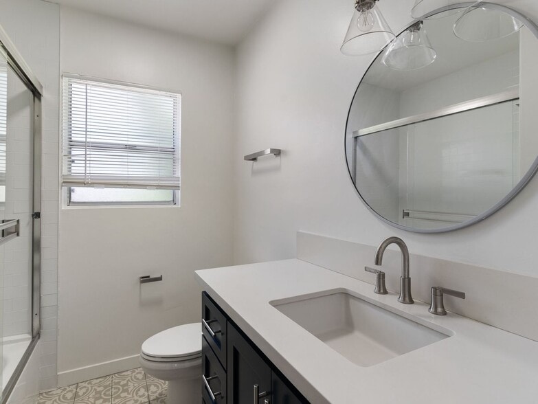 Building Photo - 936 Cedar Ave