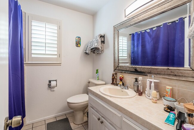 Building Photo - 3518 Fairmont Dr