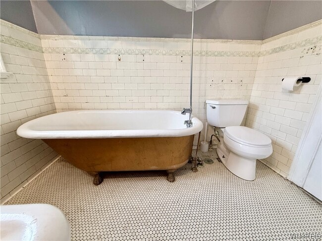 Building Photo - 246 Bryant St