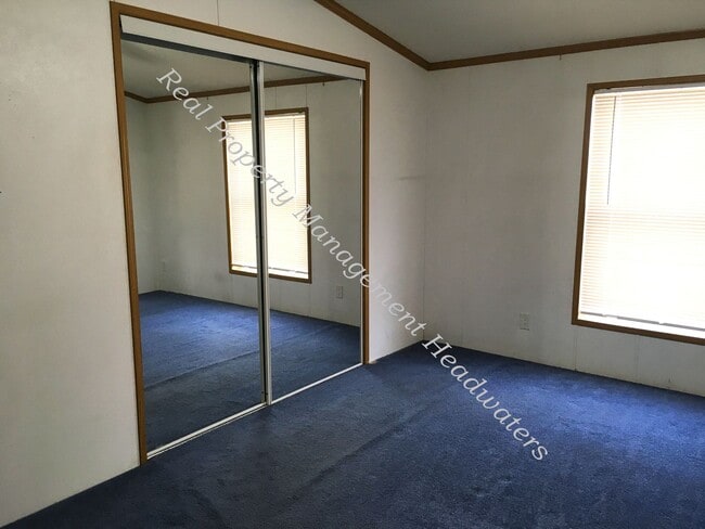 Building Photo - 3 Bedroom Mobile Home for Rent