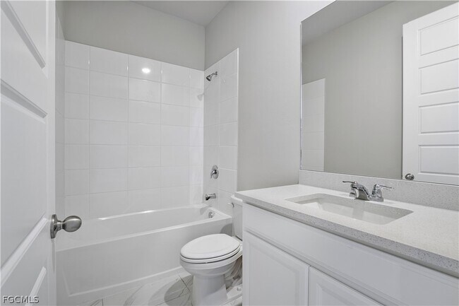 Building Photo - 44300 Saddlewood Ct