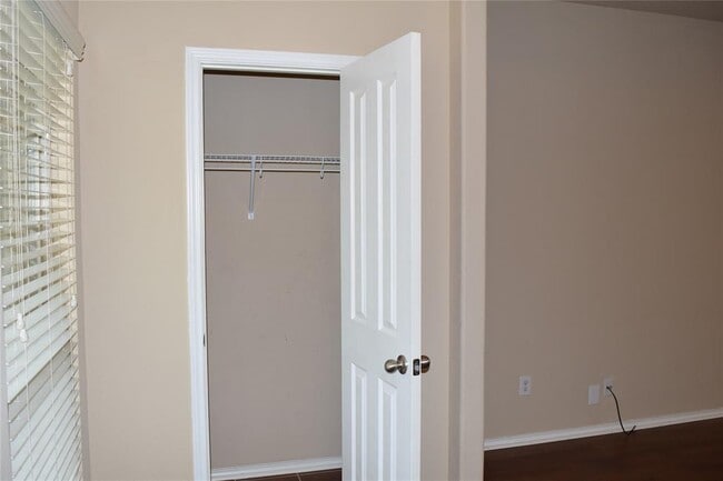 Building Photo - 11717 Alexs Ln