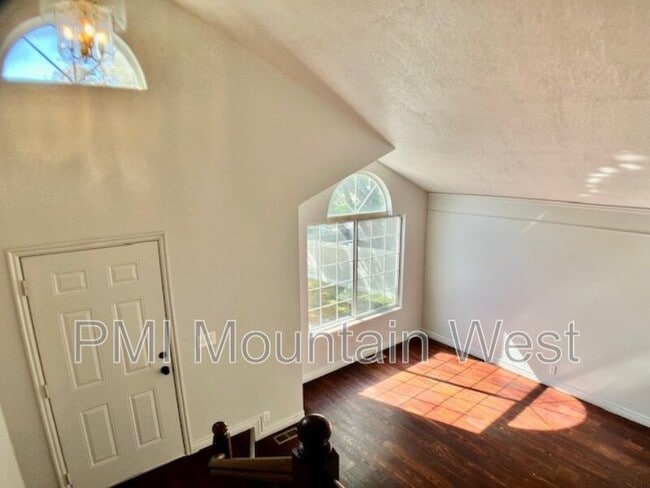 Building Photo - 130 W 1225 N