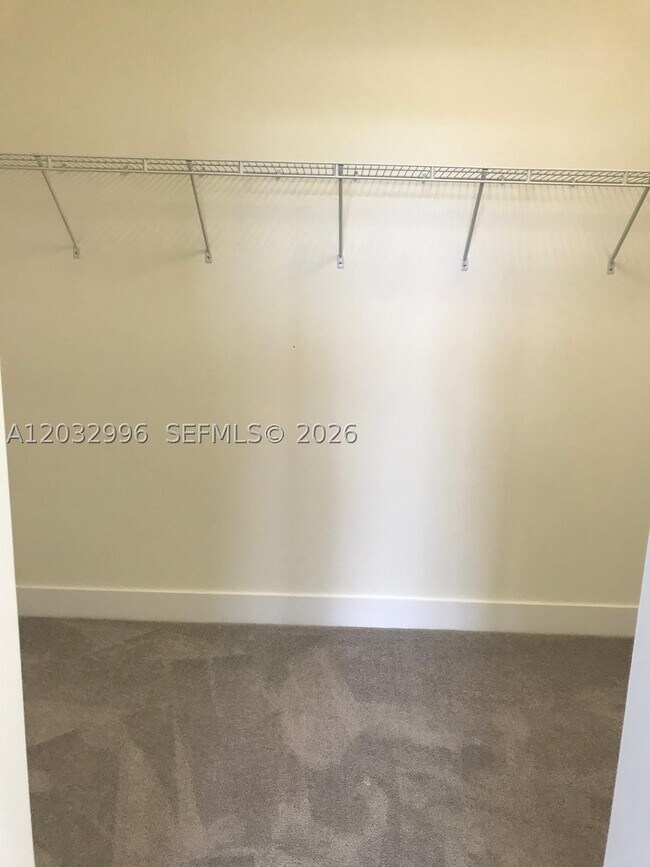 Building Photo - 8102 NW 105th Ct