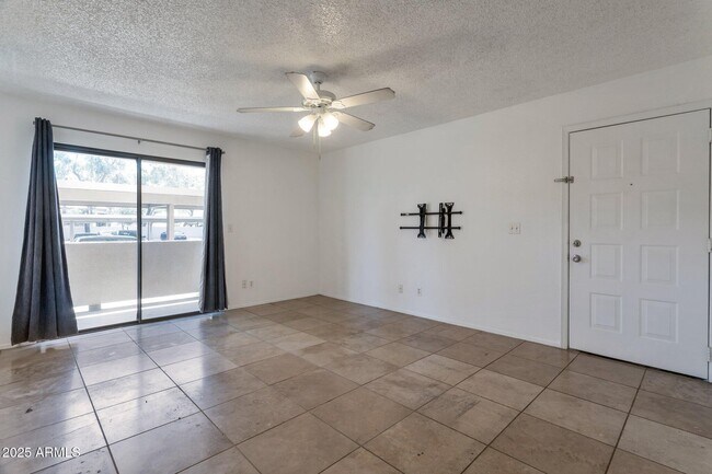 Building Photo - 4850 E Desert Cove Ave