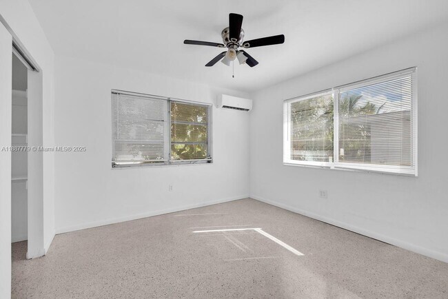 Building Photo - 501 NE 82nd Terrace