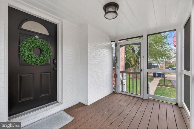 Building Photo - 3004 Marshall St