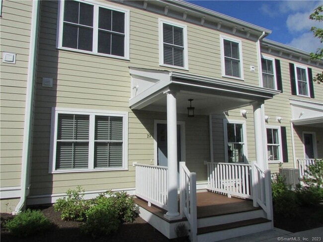 Primary Photo - 19 Sherwood St