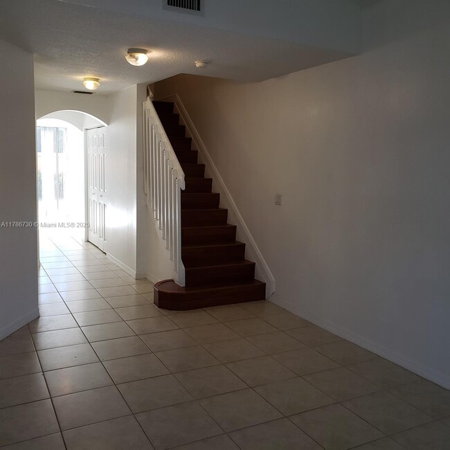 Building Photo - 4947 Leeward Ln