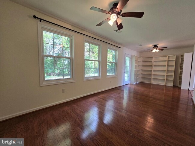 Building Photo - 68 Liberto Ln