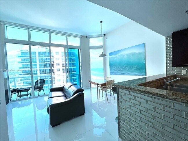 Building Photo - 6515 Collins Ave