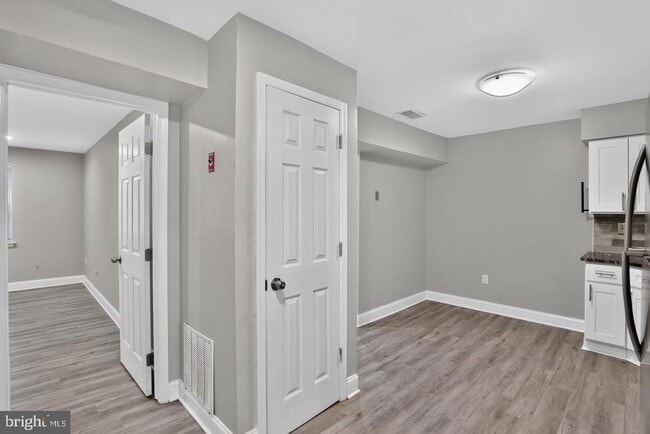Building Photo - 1807 Silver Ct