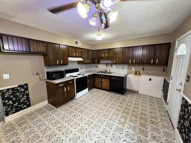 Building Photo - 276 Probus Dr