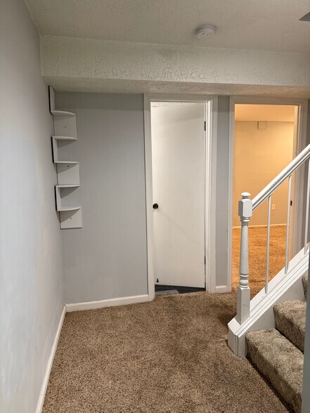 Building Photo - 7028 Palamar Turn