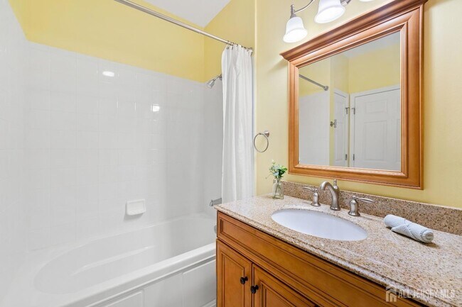 Building Photo - 540 Cranbury Rd