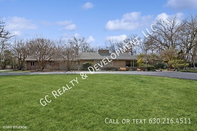 Primary Photo - 118 Carriage Rd