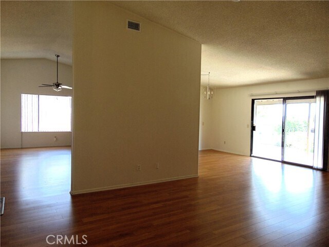 Building Photo - 880 Kimberly Ct