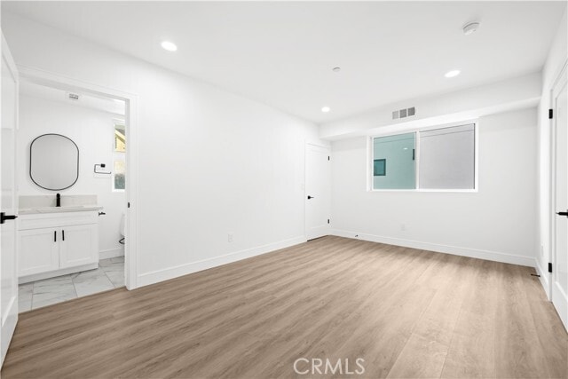 Building Photo - 6704 Kester Ave