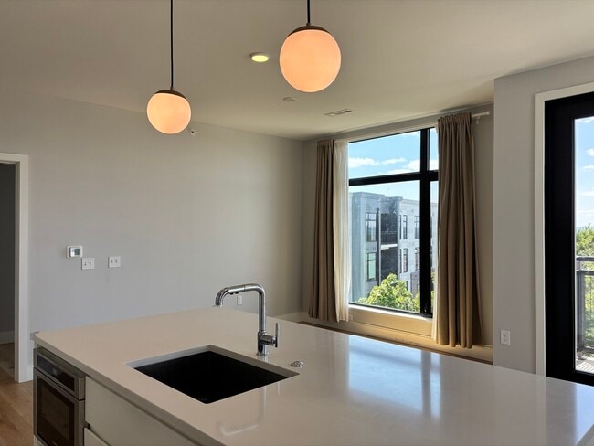 Building Photo - 191 Washington St