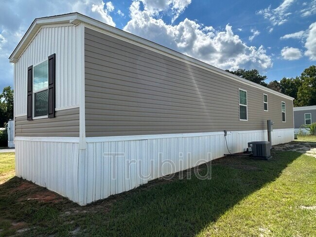 Building Photo - 96 Somerset Dr