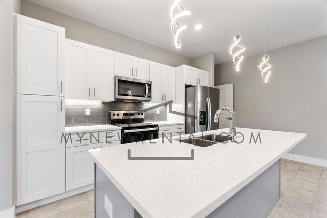 Building Photo - Deposit-Free! Modern, energy efficient hom...