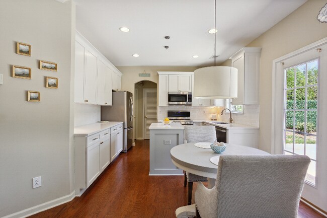 Building Photo - 4545 Chelton Ct SE