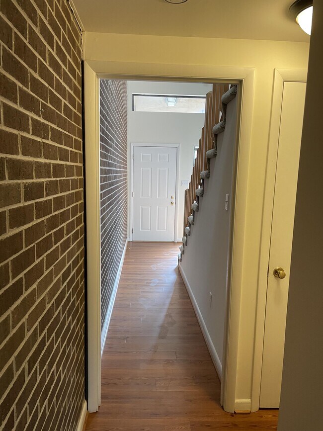 Building Photo - 146 Harvest Dr