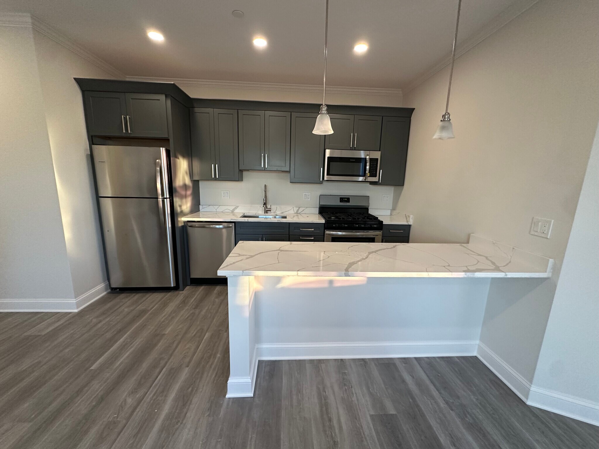 Building Photo - 48 Nichols St