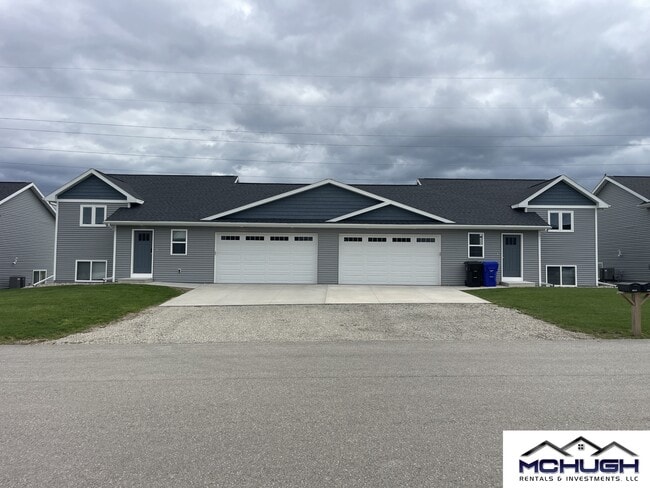 Primary Photo - 3633 E Rubyred Dr