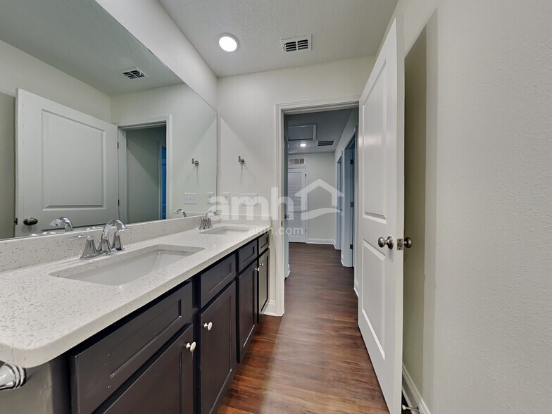 Building Photo - 141 Elcano Ln