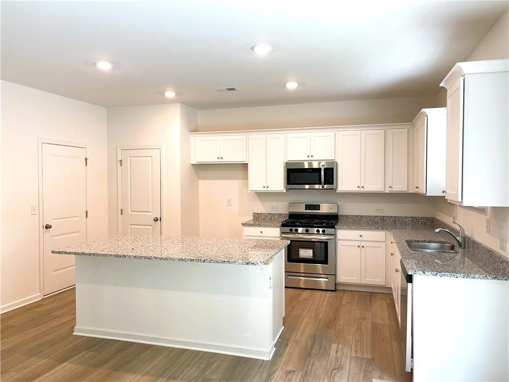 Building Photo - 290 Rivulet Dr