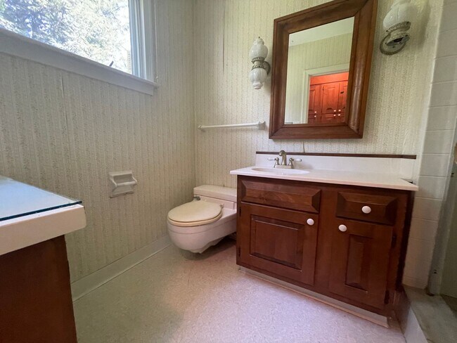 Building Photo - Cayuga Heights Single-Family Home