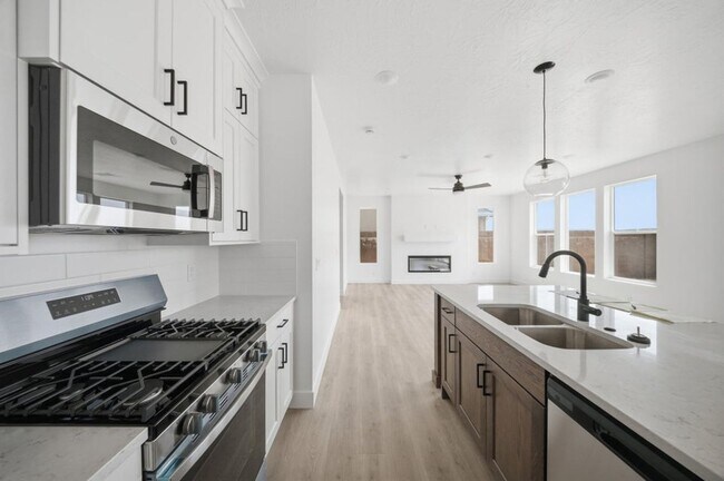 Building Photo - 946 Malibu Dr