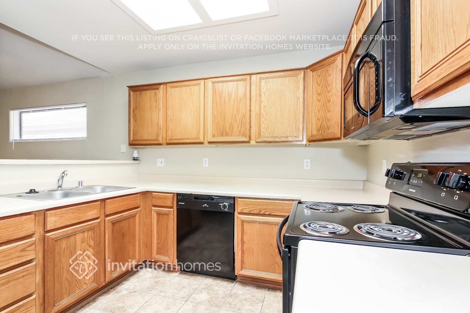 Building Photo - 11230 N 81st Ave