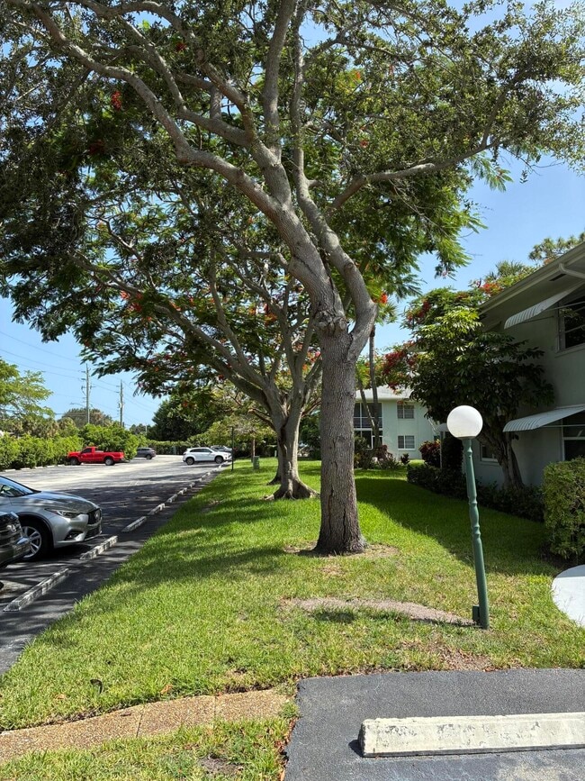 Building Photo - 2600 SW 22nd Ave