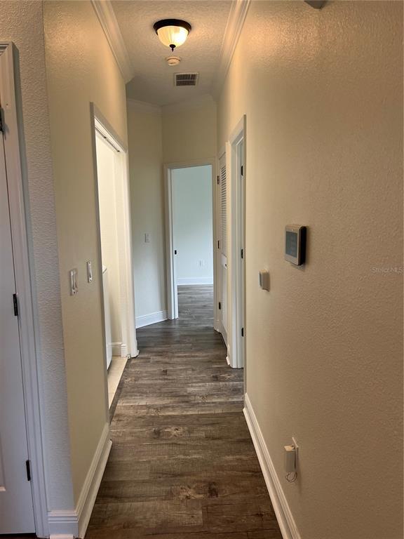 Building Photo - 200 Riverview Bend S
